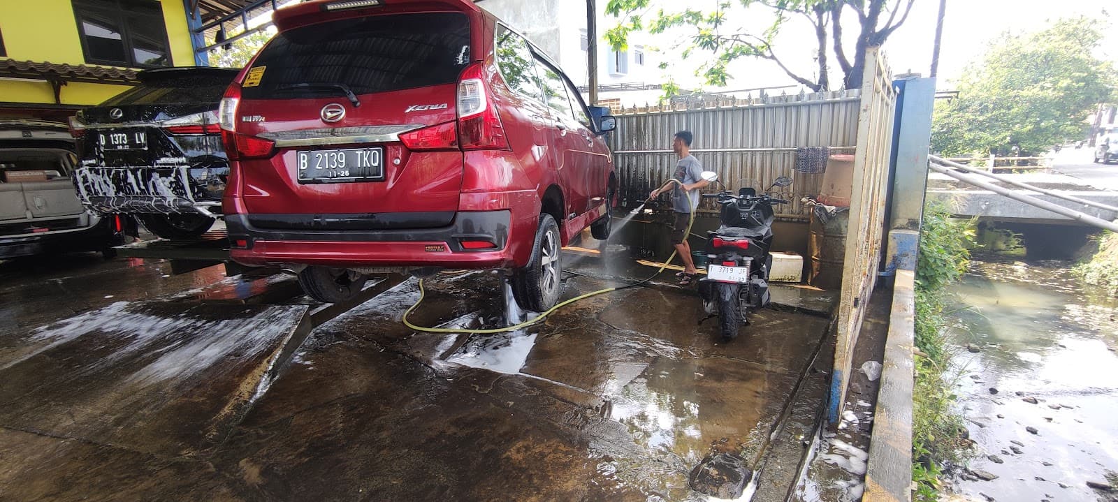 DJ Motor Car Wash, Tempat Perawatan di Bandung
